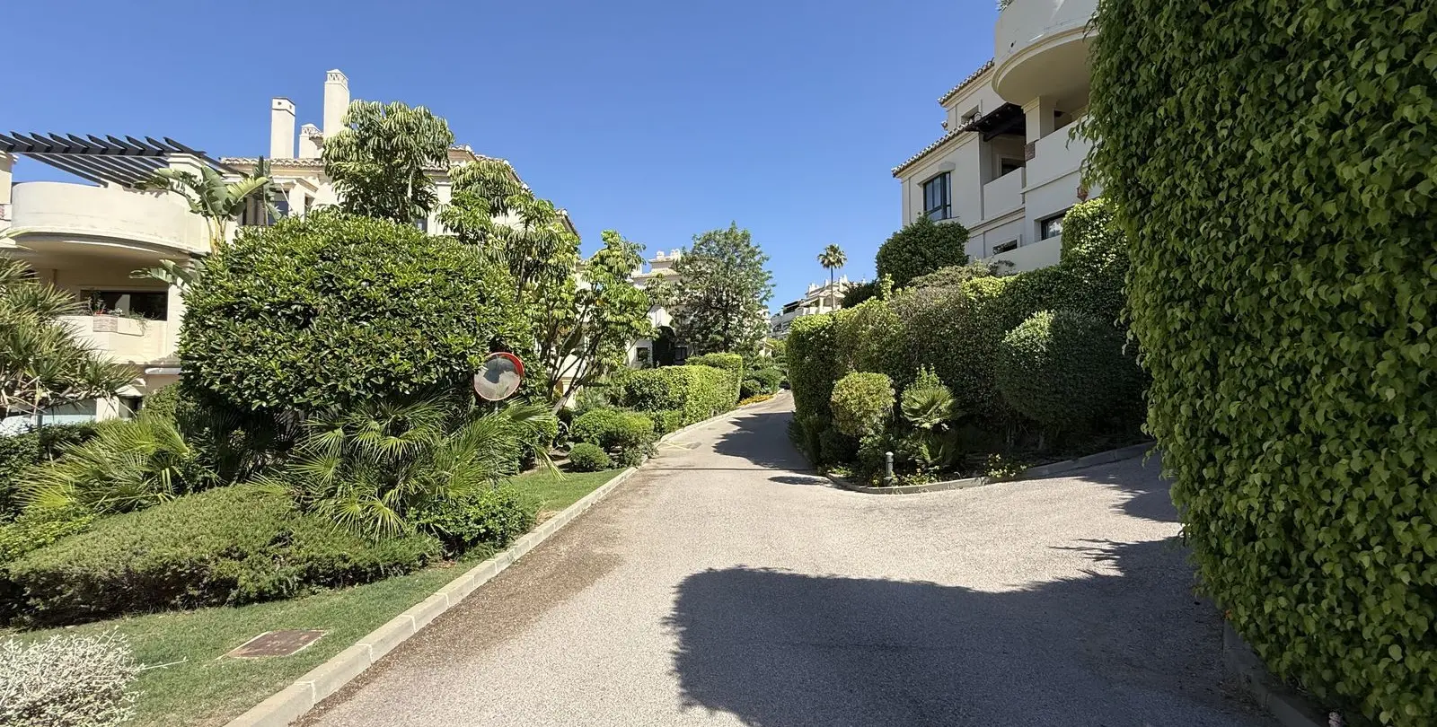 Sale of penthouse duplex in Benahavís 53