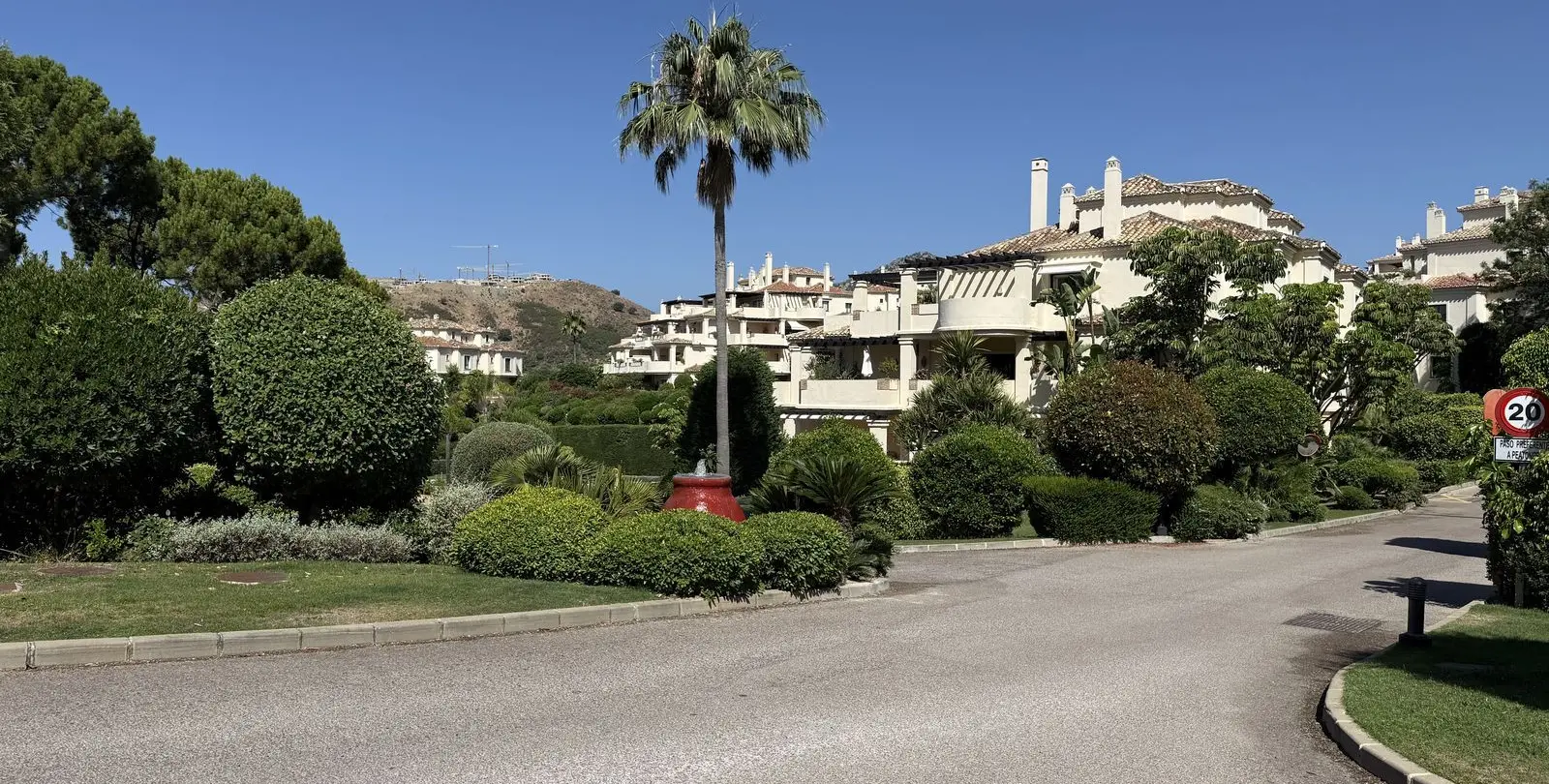 Sale of penthouse duplex in Benahavís 54
