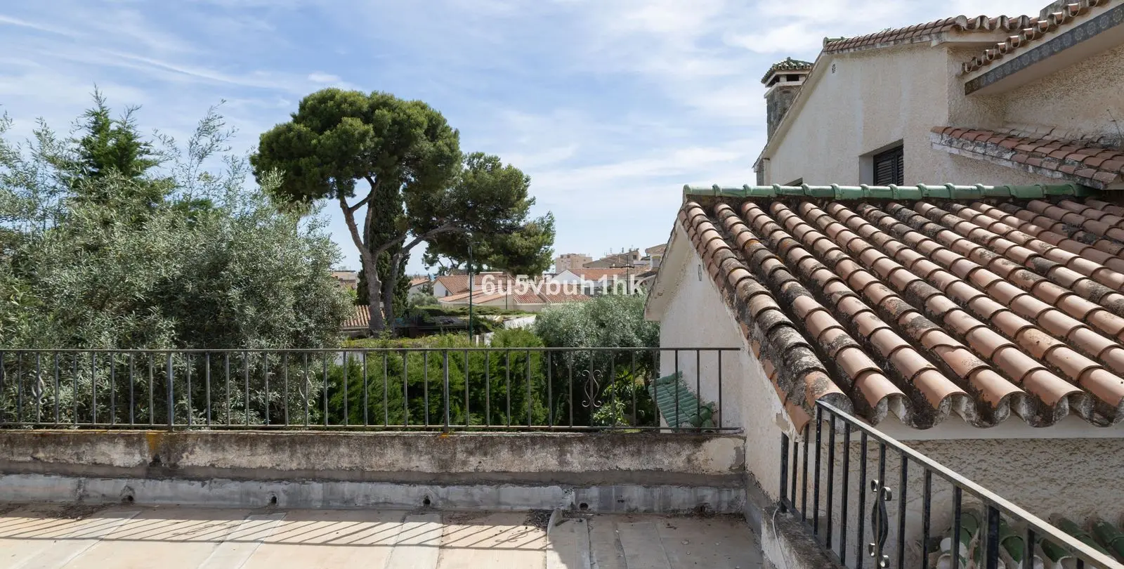 Sale of townhouse in Miraflores del Palo 28