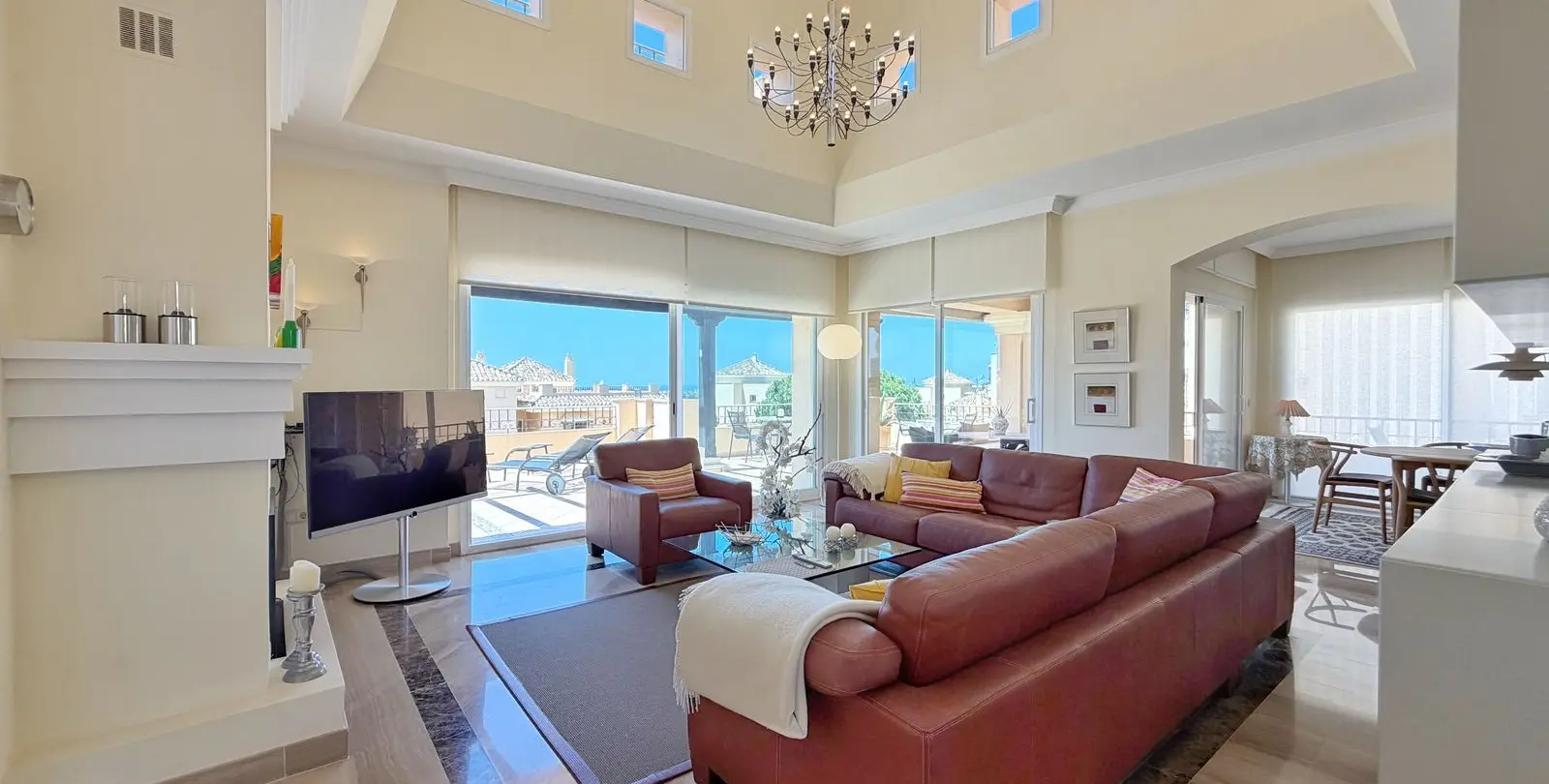 Продажа двухуровневого пентхауса в Elviria 9
