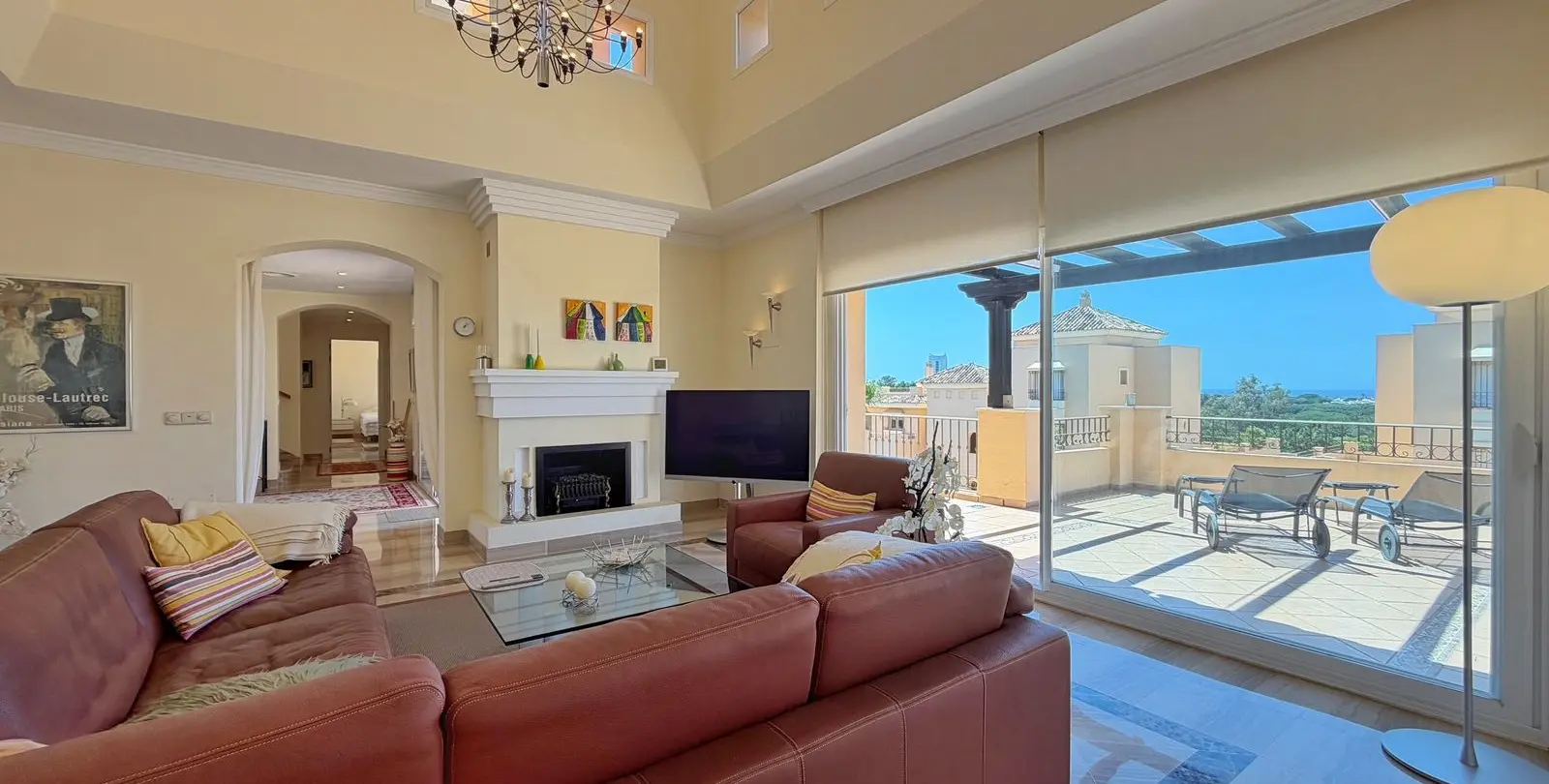 Продажа двухуровневого пентхауса в Elviria 10