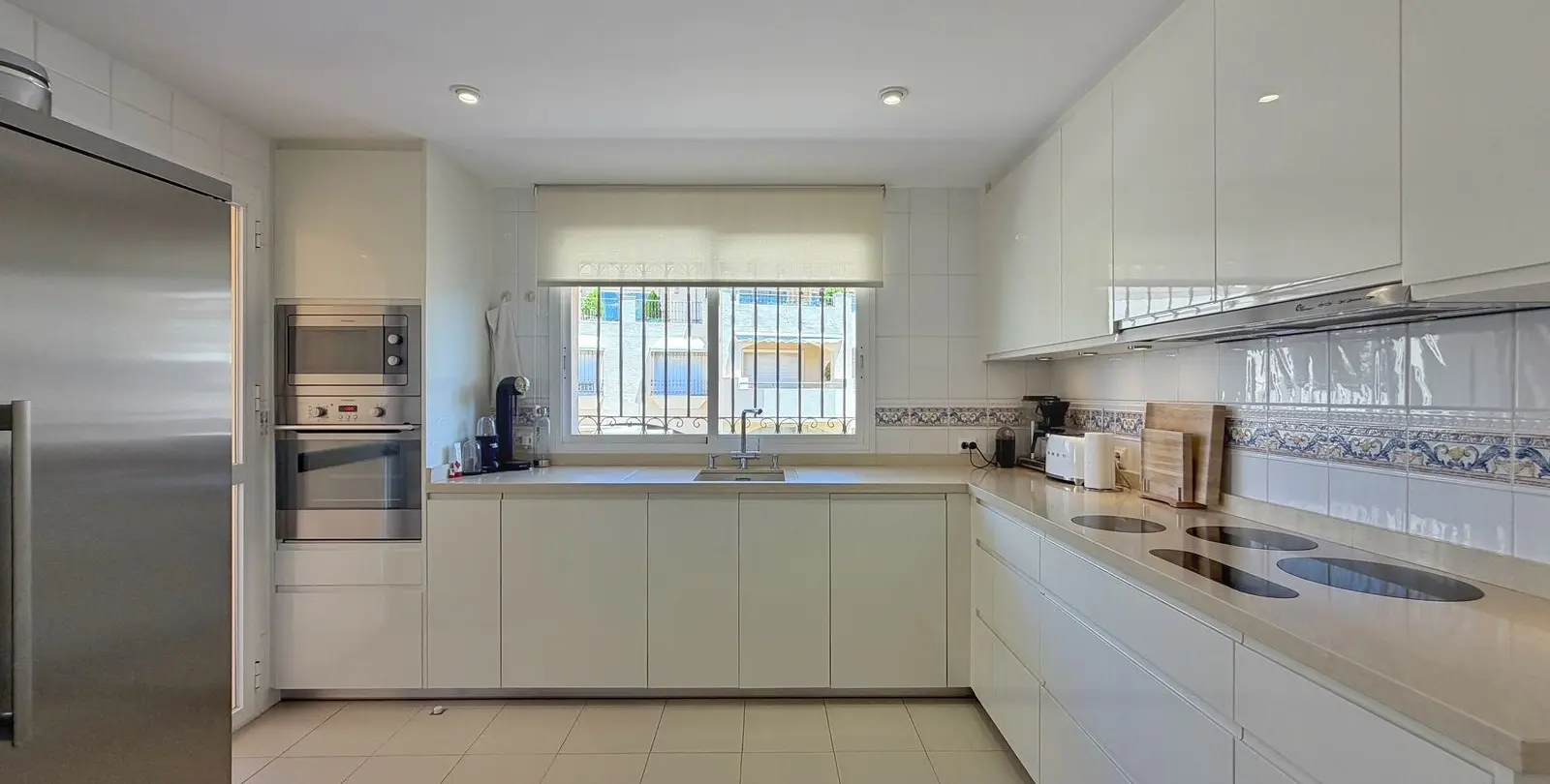 Продажа двухуровневого пентхауса в Elviria 15
