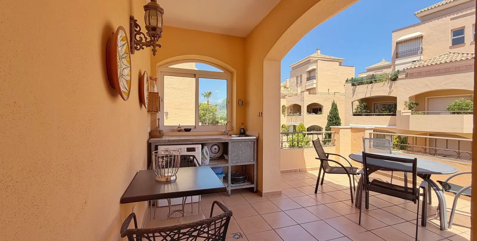 Продажа двухуровневого пентхауса в Elviria 17