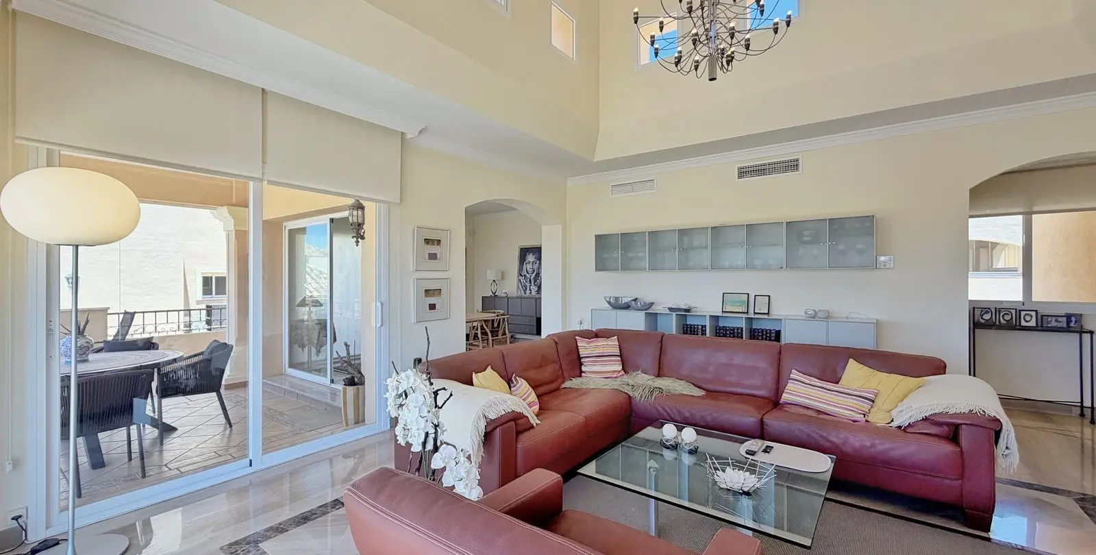 Продажа двухуровневого пентхауса в Elviria 22