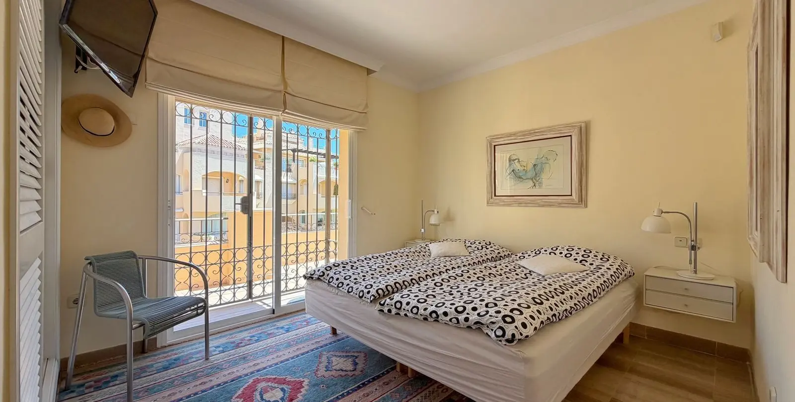 Продажа двухуровневого пентхауса в Elviria 28