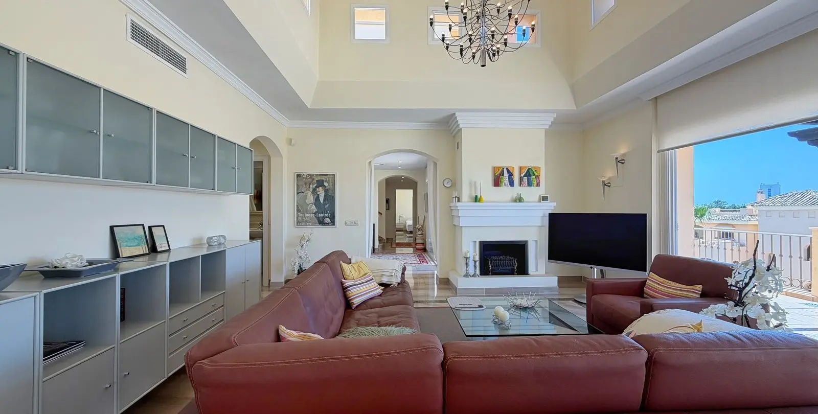 Продажа двухуровневого пентхауса в Elviria 35