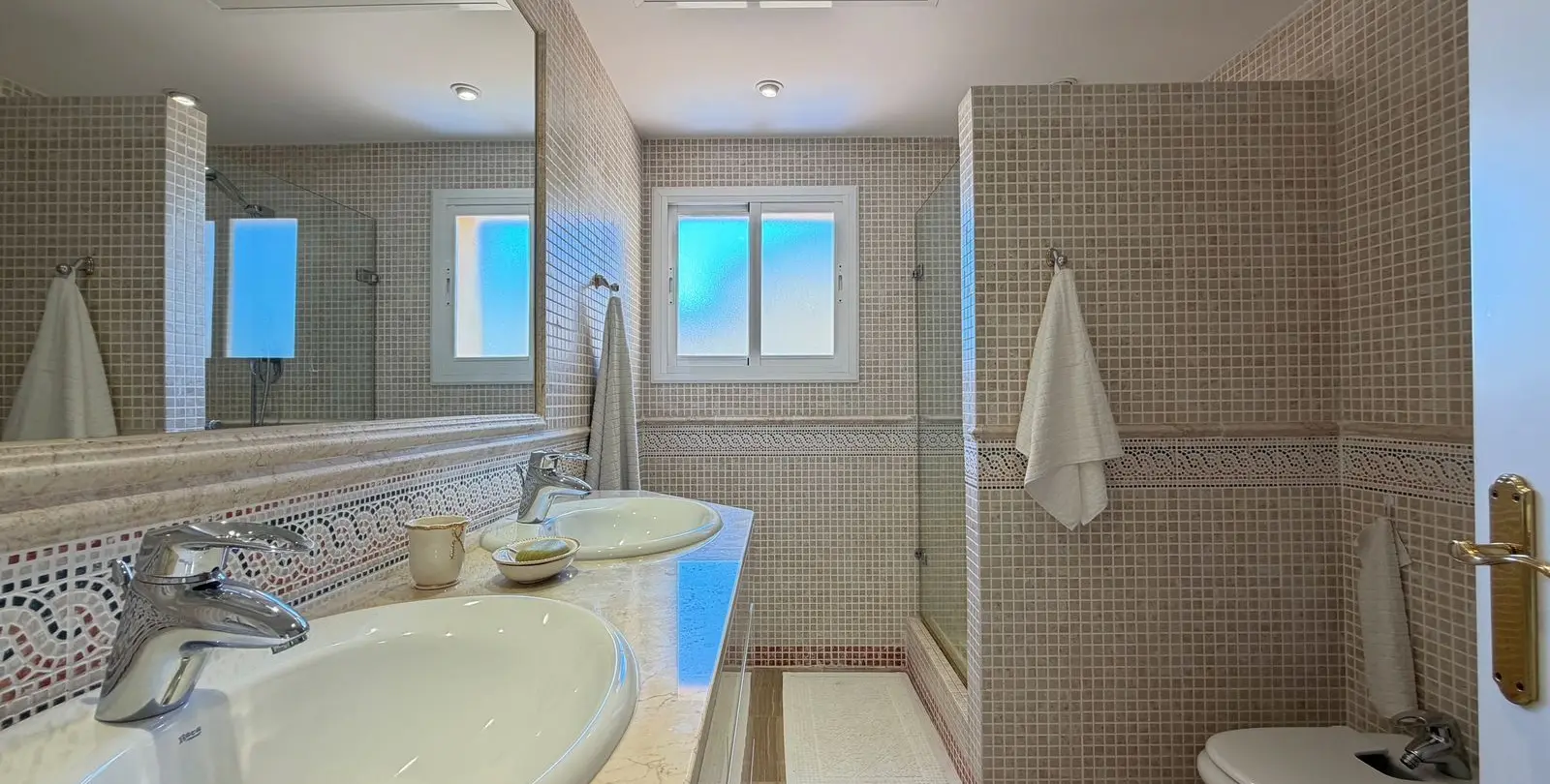 Продажа двухуровневого пентхауса в Elviria 42