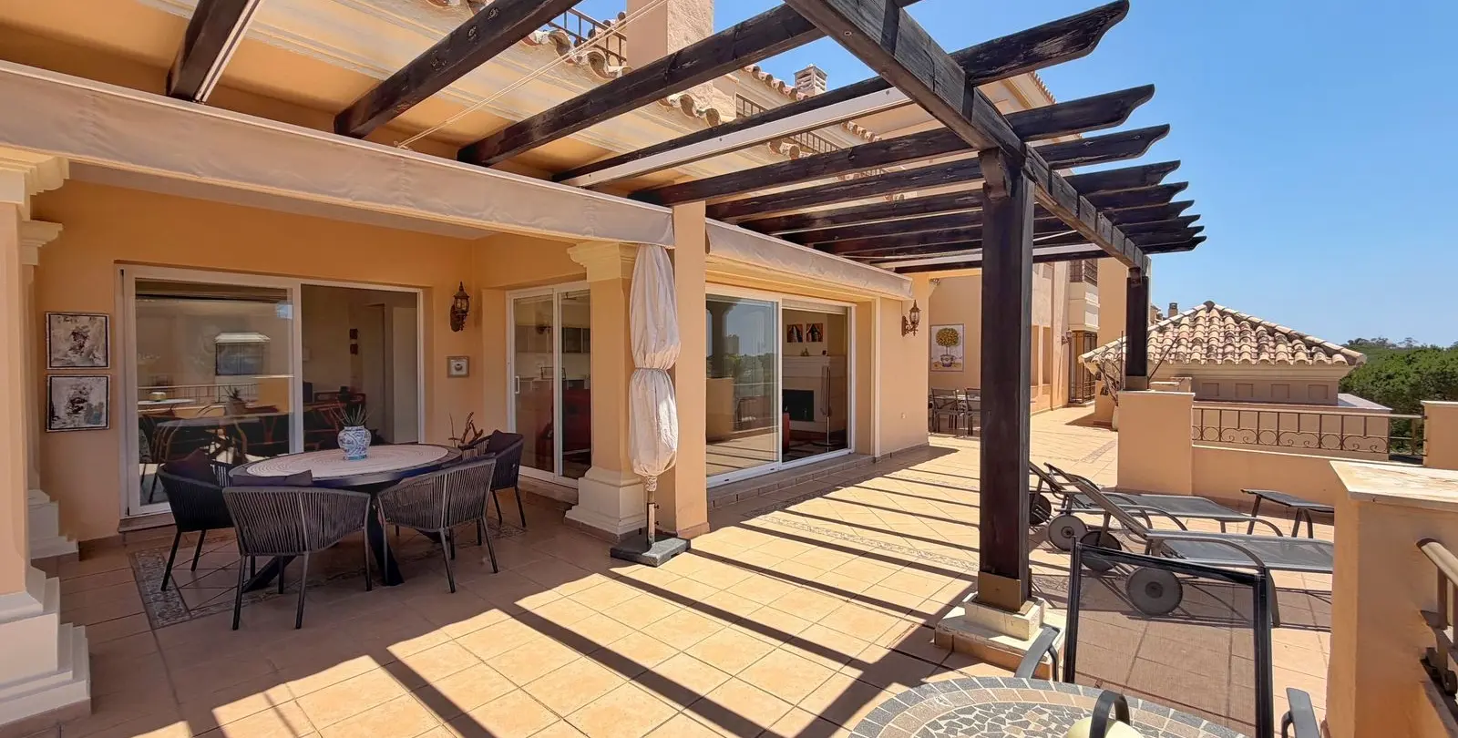 Продажа двухуровневого пентхауса в Elviria 61