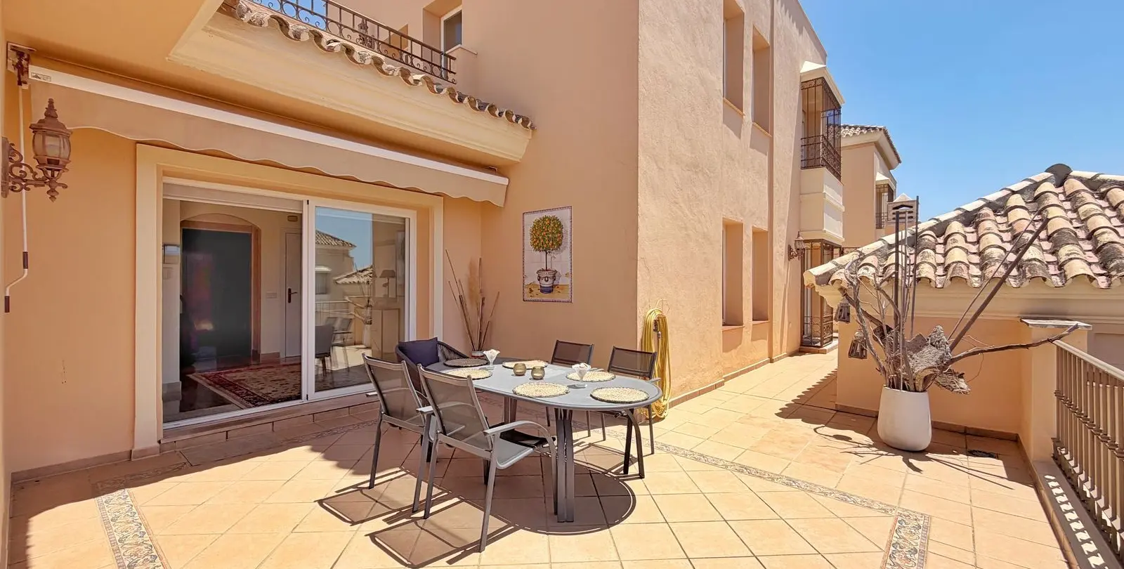 Продажа двухуровневого пентхауса в Elviria 62