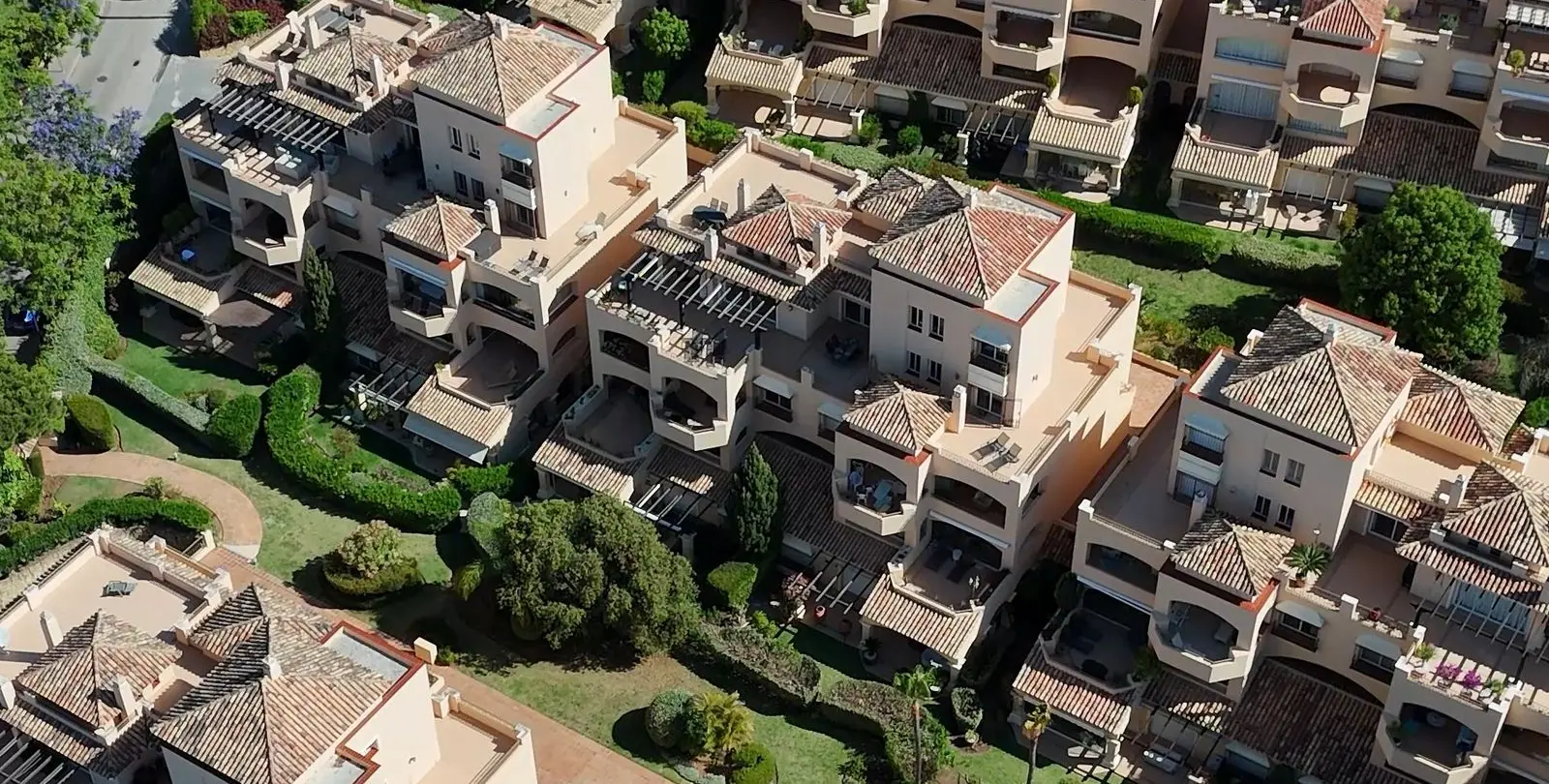 Продажа двухуровневого пентхауса в Elviria 70