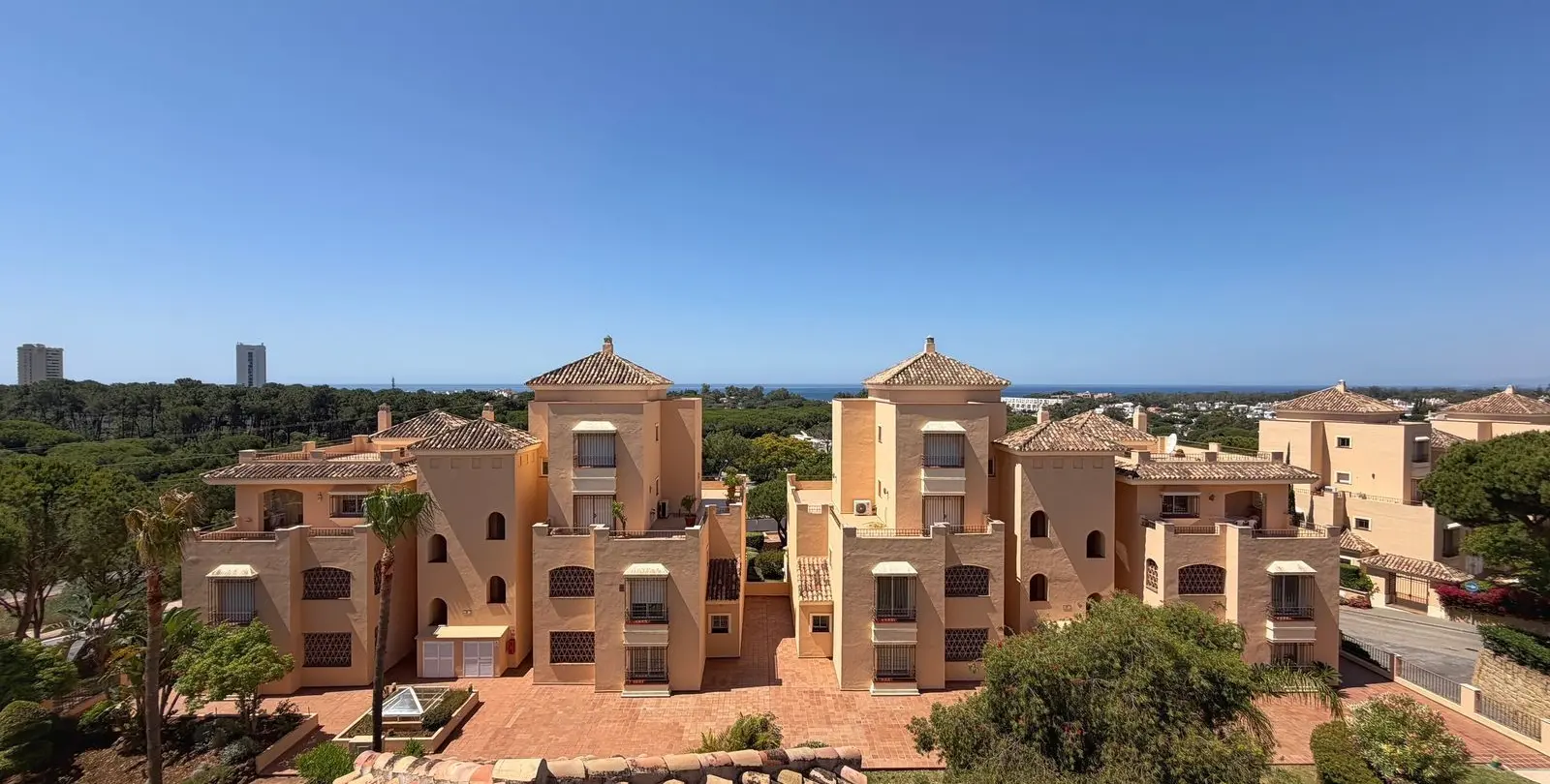 Продажа двухуровневого пентхауса в Elviria 72