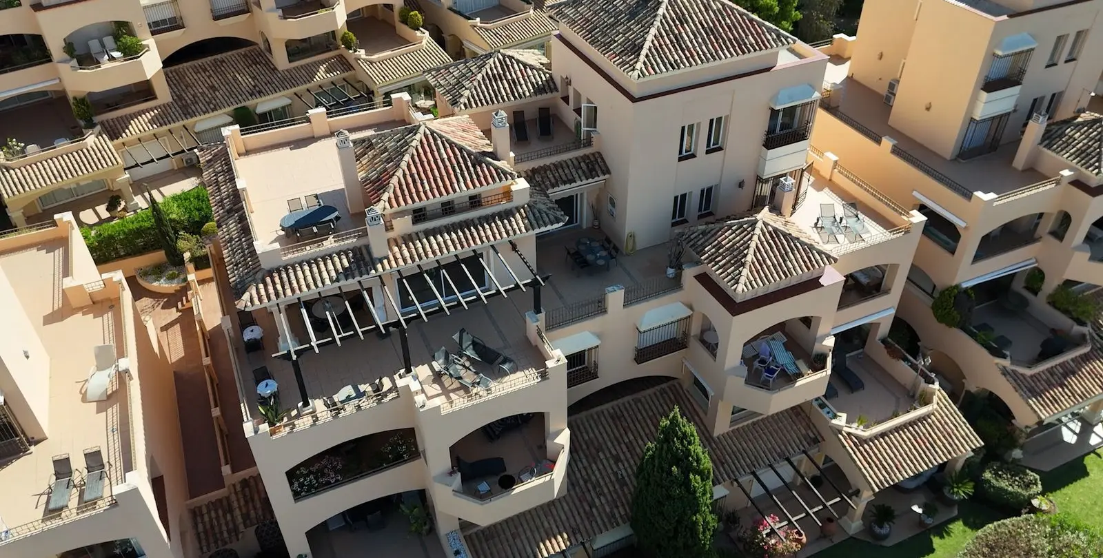 Продажа двухуровневого пентхауса в Elviria 76