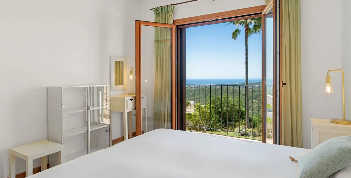 Продажа  отдельно стоящей виллы в Benahavís 35