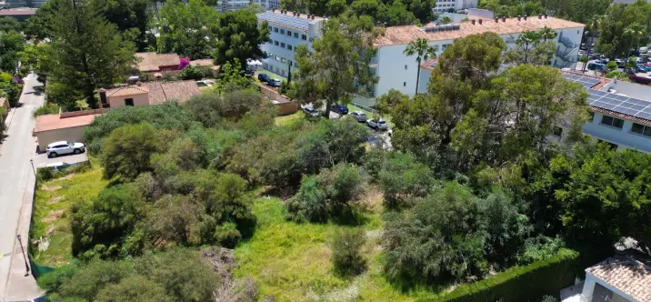 Venta de parcela residencial en Estepona 1