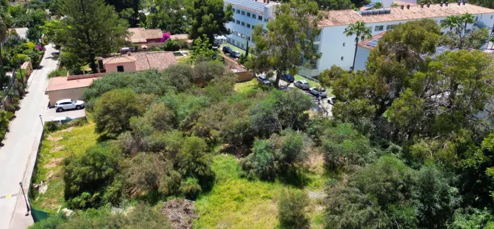 Venta de parcela residencial en Estepona 2