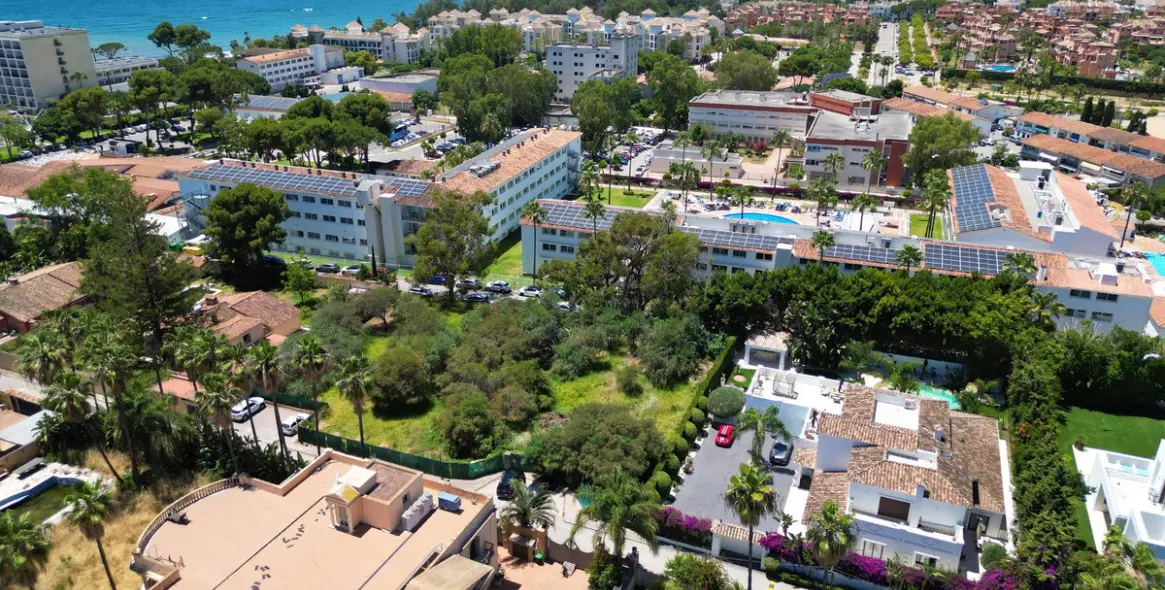 Sale of residential plot in Estepona 4