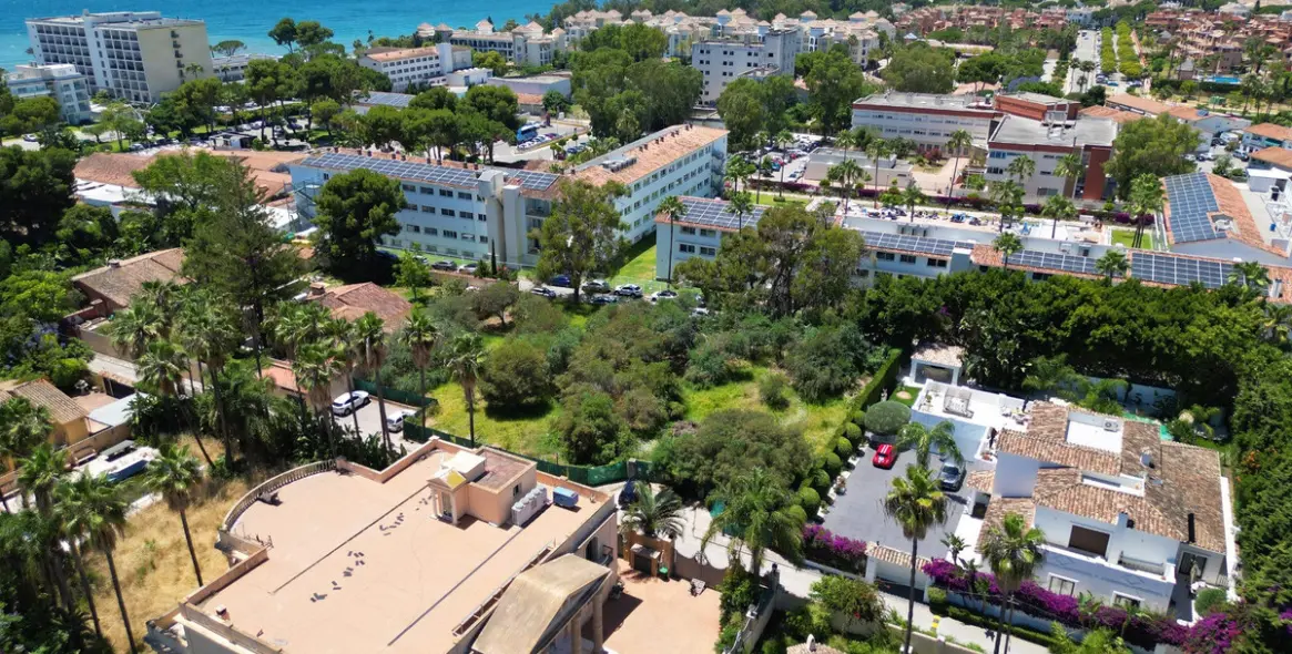 Sale of residential plot in Estepona 5