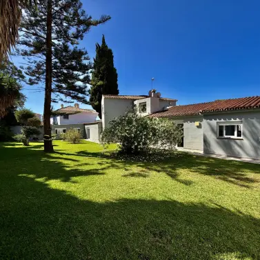 Venta de villa independiente en Cabopino