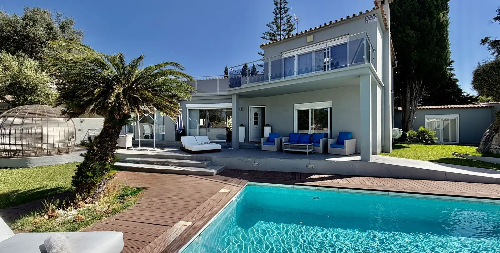 Sale of detached villa in Cabopino 2