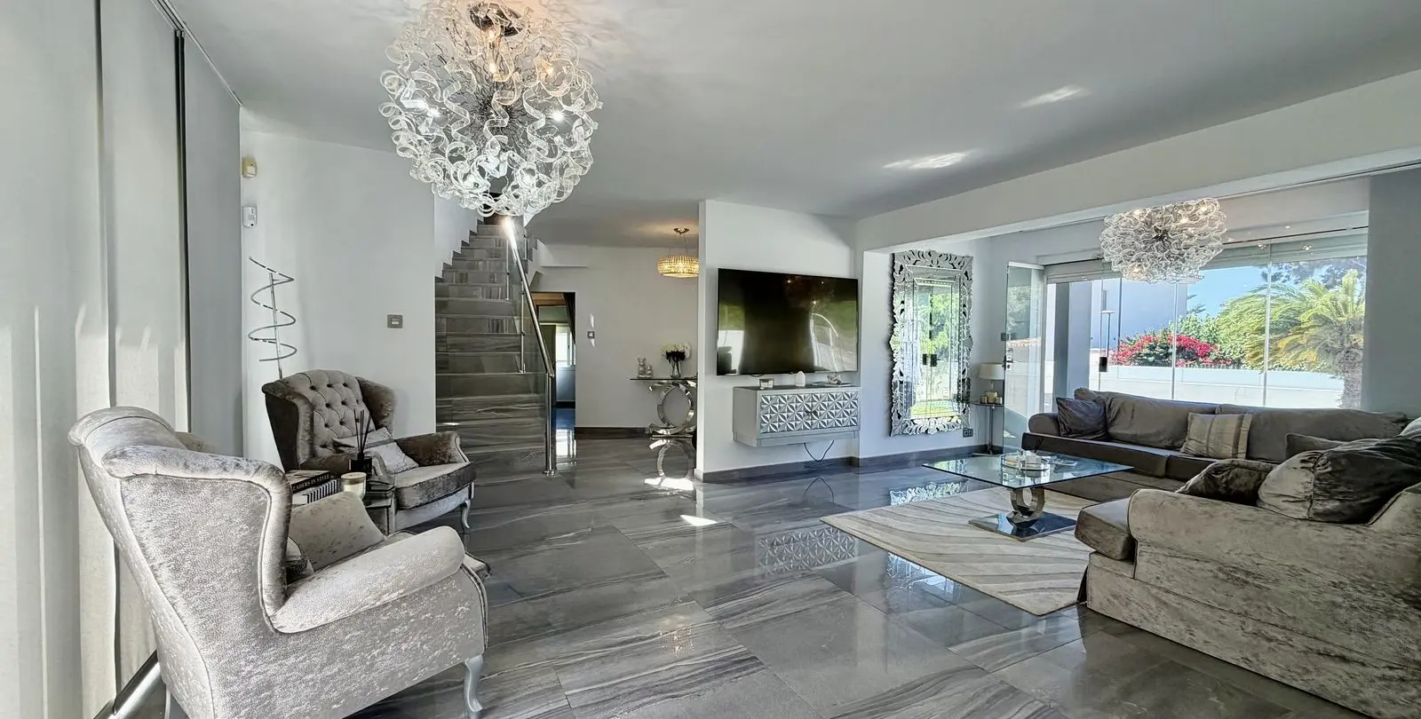 Sale of detached villa in Cabopino 4
