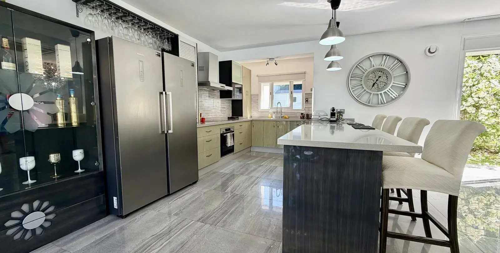 Sale of detached villa in Cabopino 5