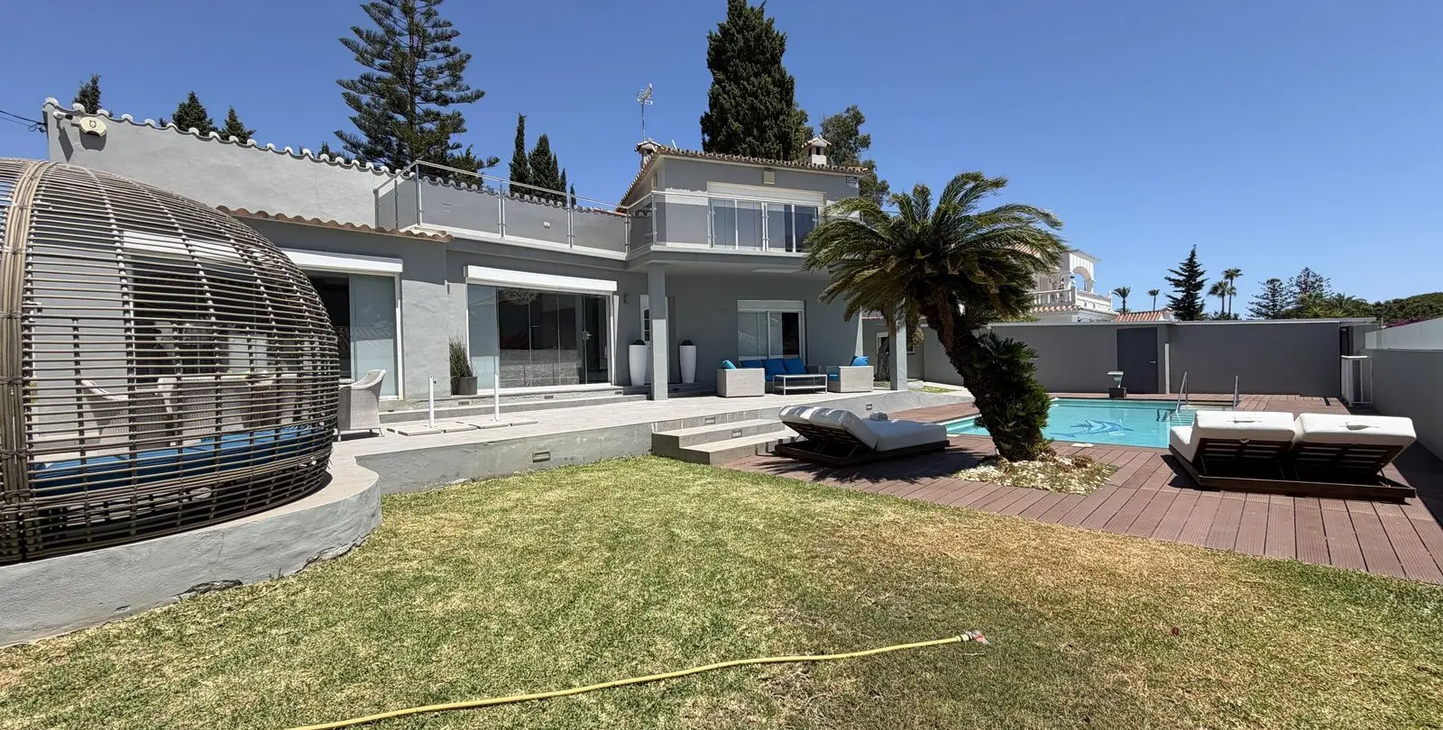 Sale of detached villa in Cabopino 14