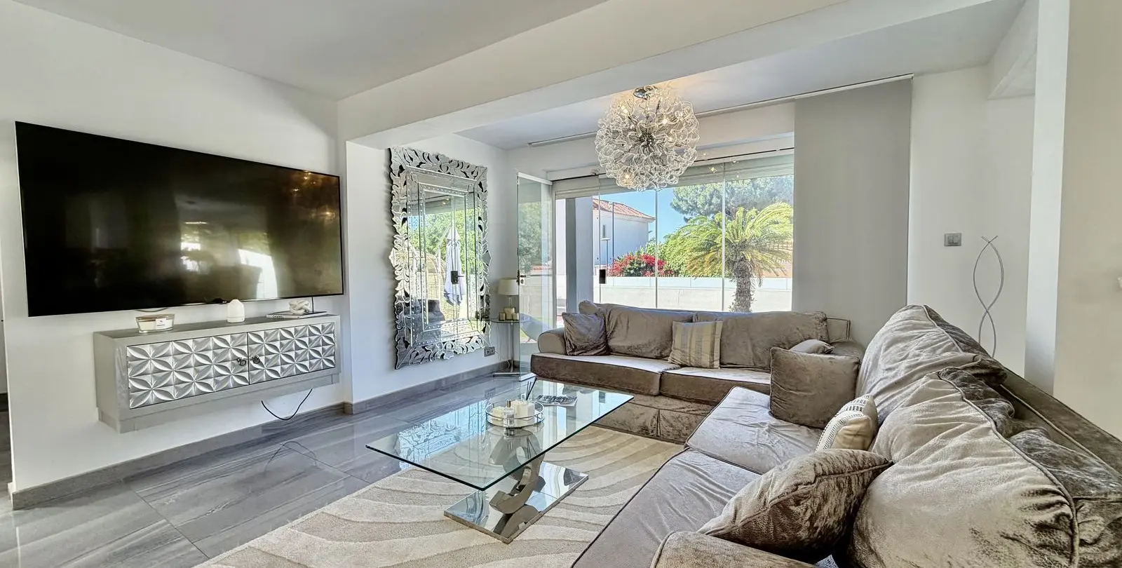 Sale of detached villa in Cabopino 15