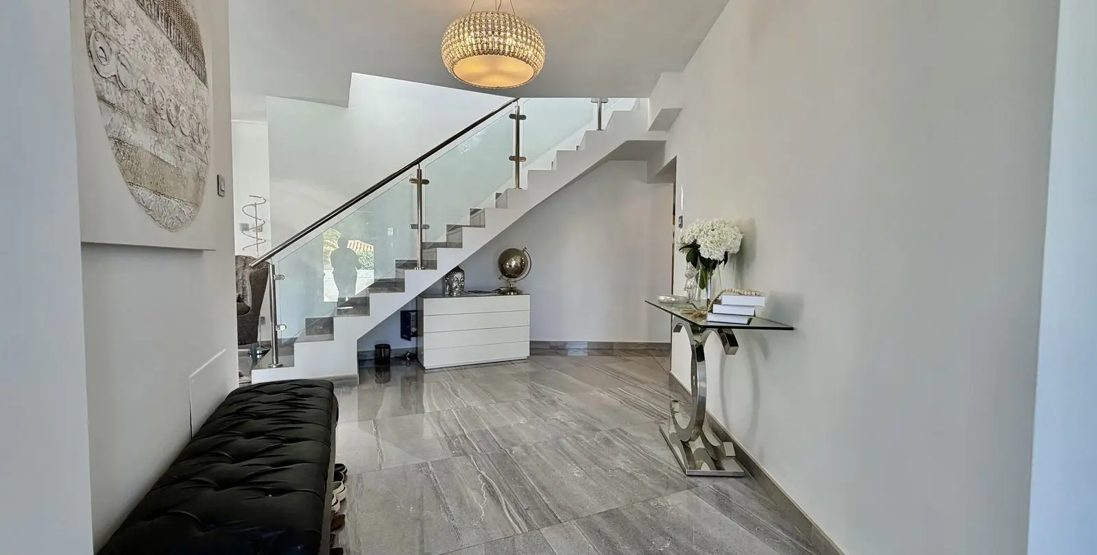 Sale of detached villa in Cabopino 16