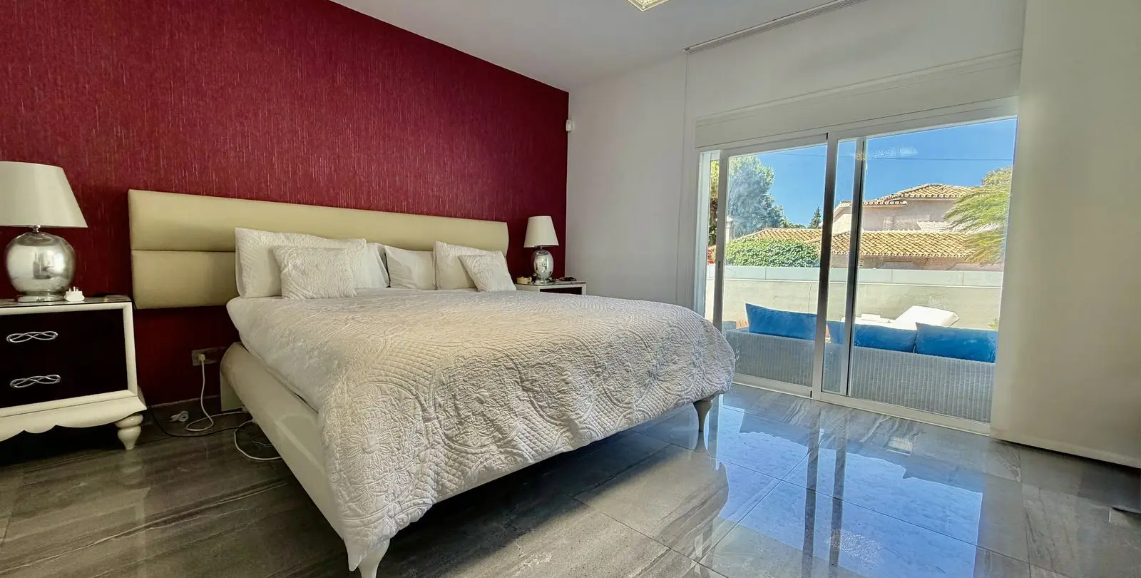 Sale of detached villa in Cabopino 17