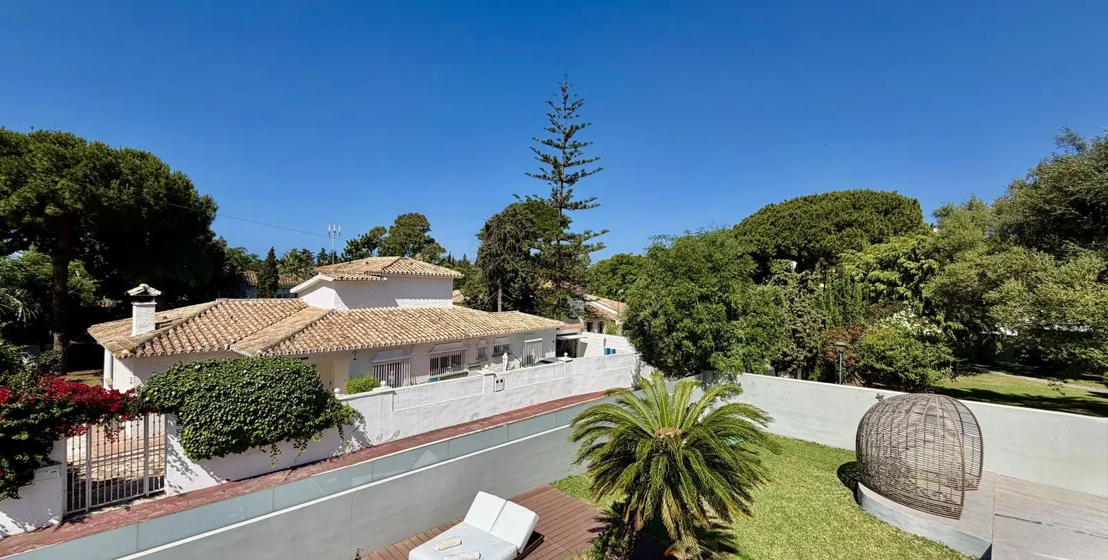 Sale of detached villa in Cabopino 29