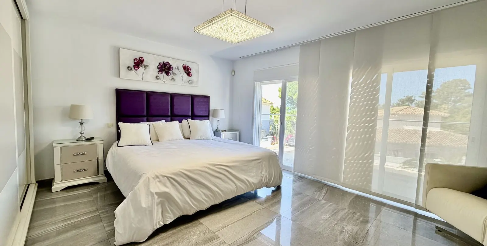 Sale of detached villa in Cabopino 32