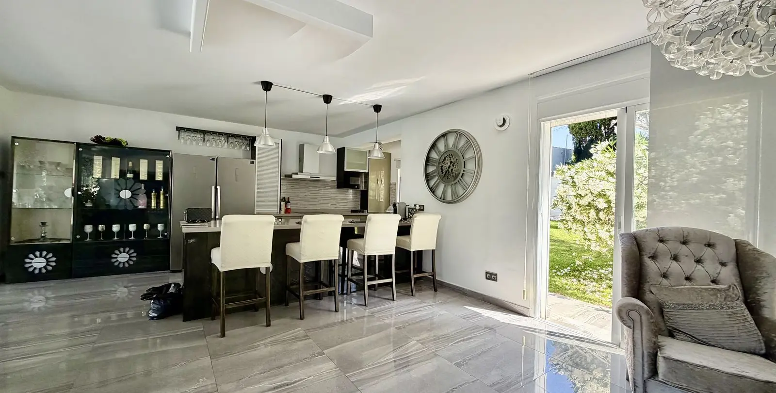 Sale of detached villa in Cabopino 35