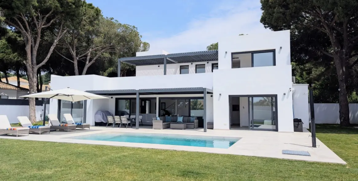 Venta de villa independiente en Artola 2