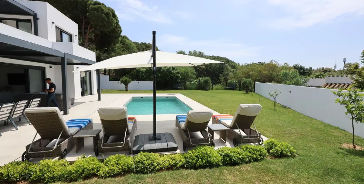 Venta de villa independiente en Artola 4