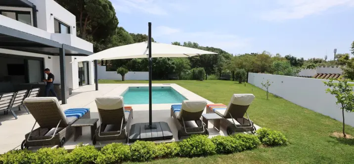 Venta de villa independiente en Artola 3