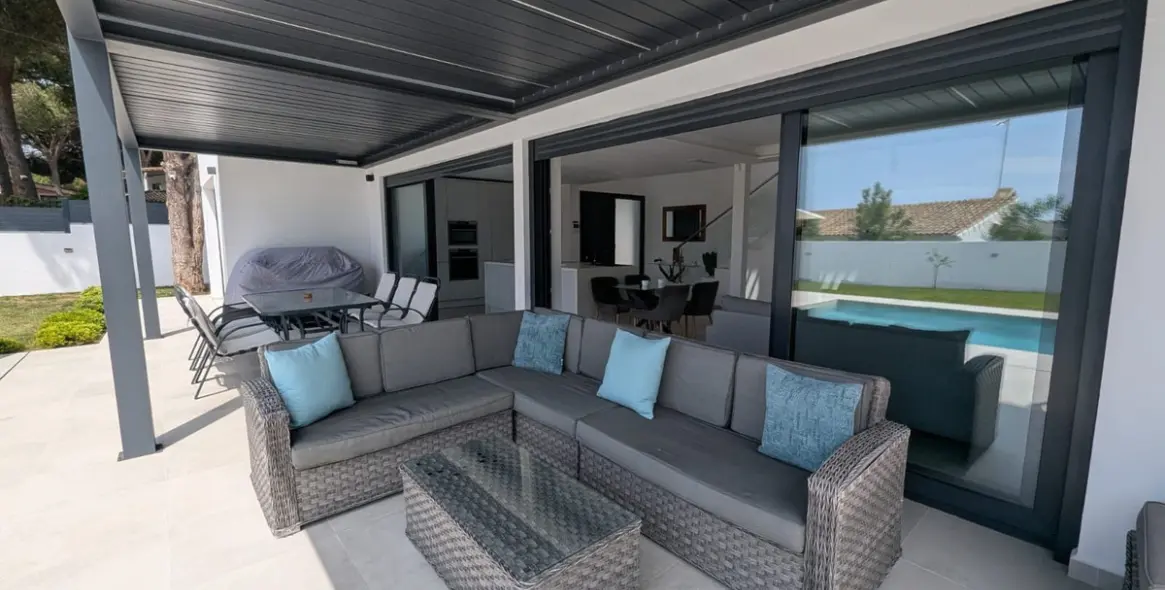 Venta de villa independiente en Artola 5