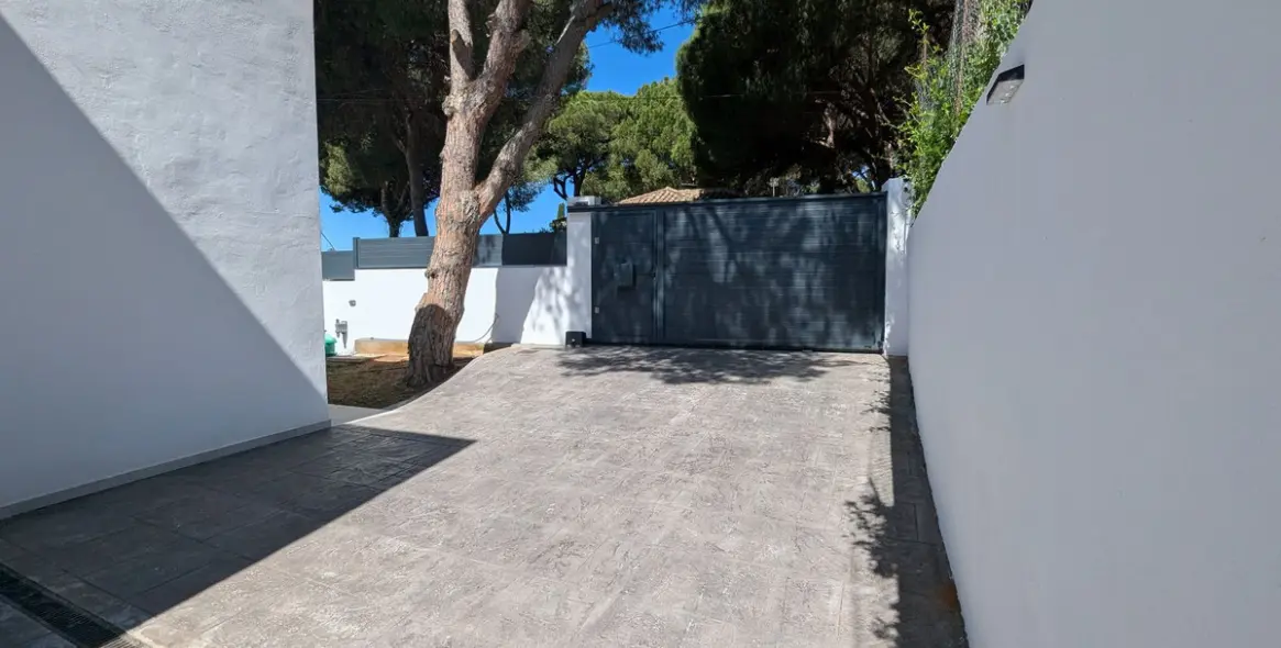 Venta de villa independiente en Artola 11