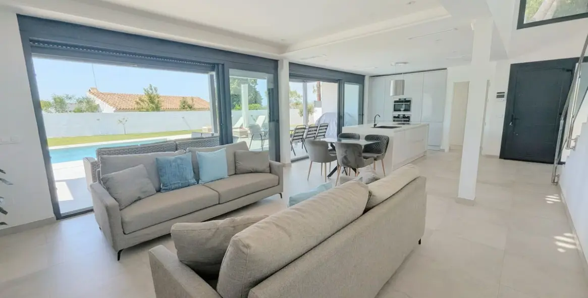 Venta de villa independiente en Artola 16