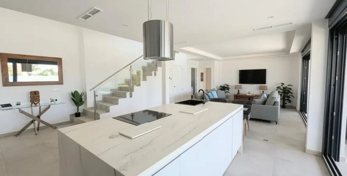 Venta de villa independiente en Artola 51