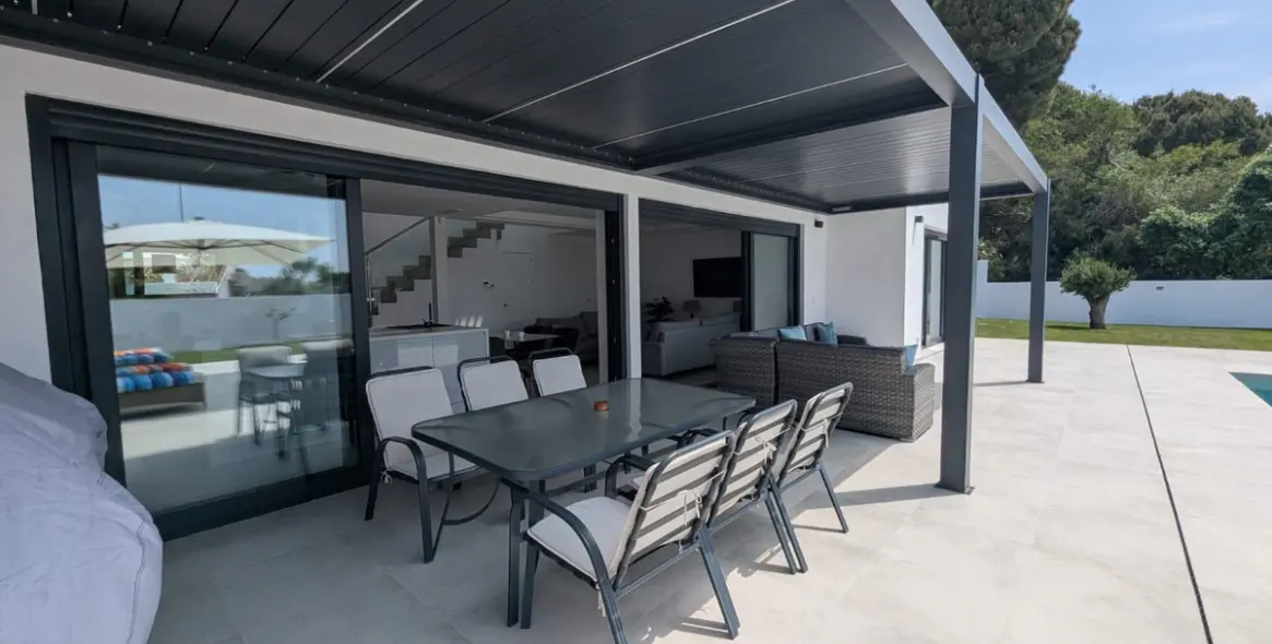 Venta de villa independiente en Artola 60