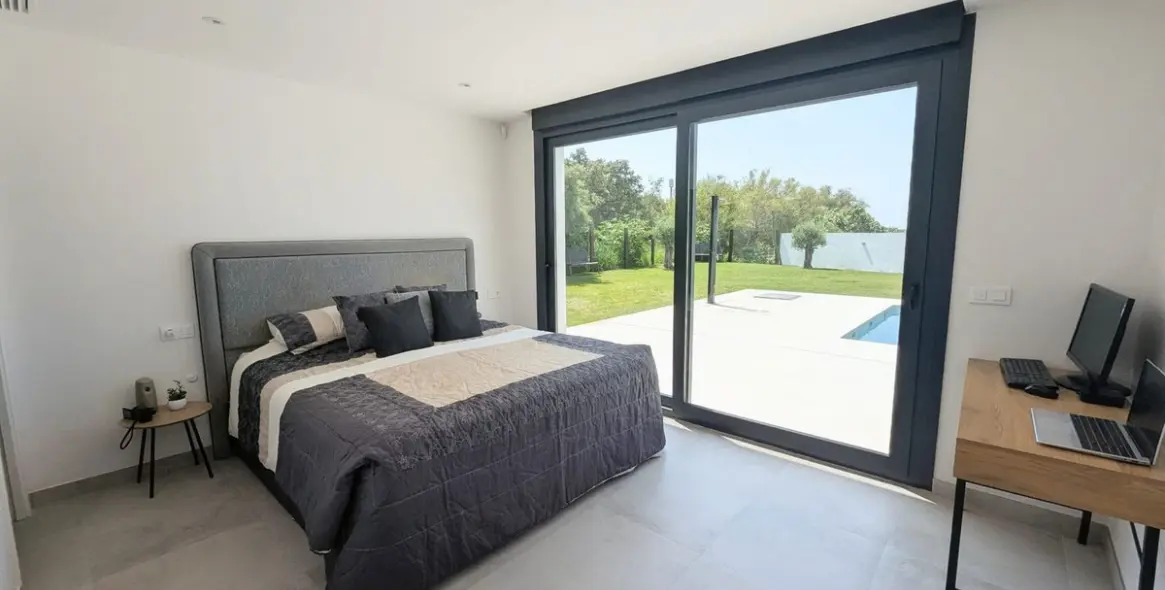 Venta de villa independiente en Artola 63