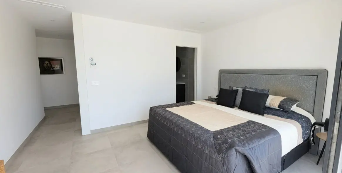 Venta de villa independiente en Artola 67