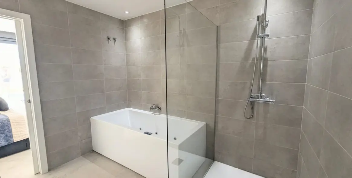 Venta de villa independiente en Artola 70