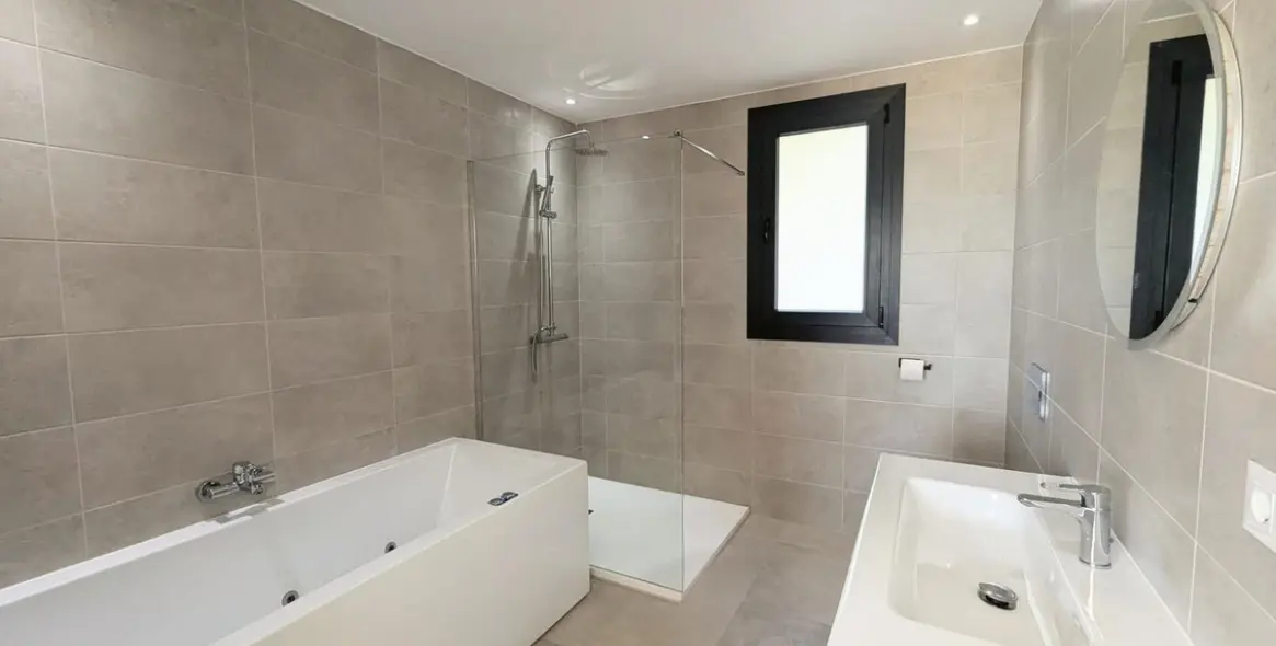 Venta de villa independiente en Artola 71