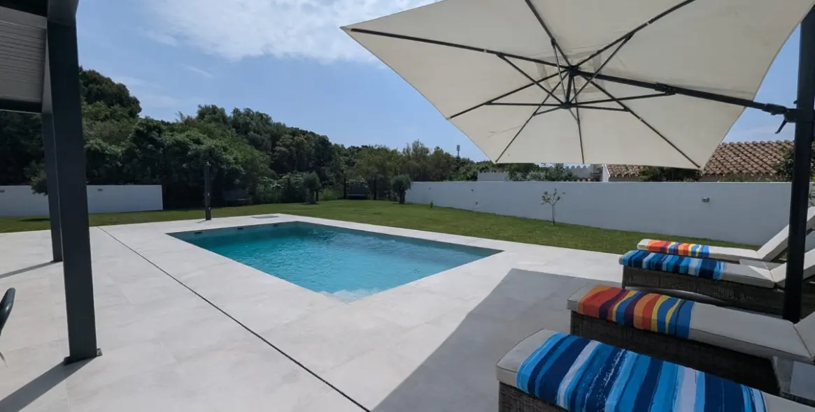 Venta de villa independiente en Artola 80