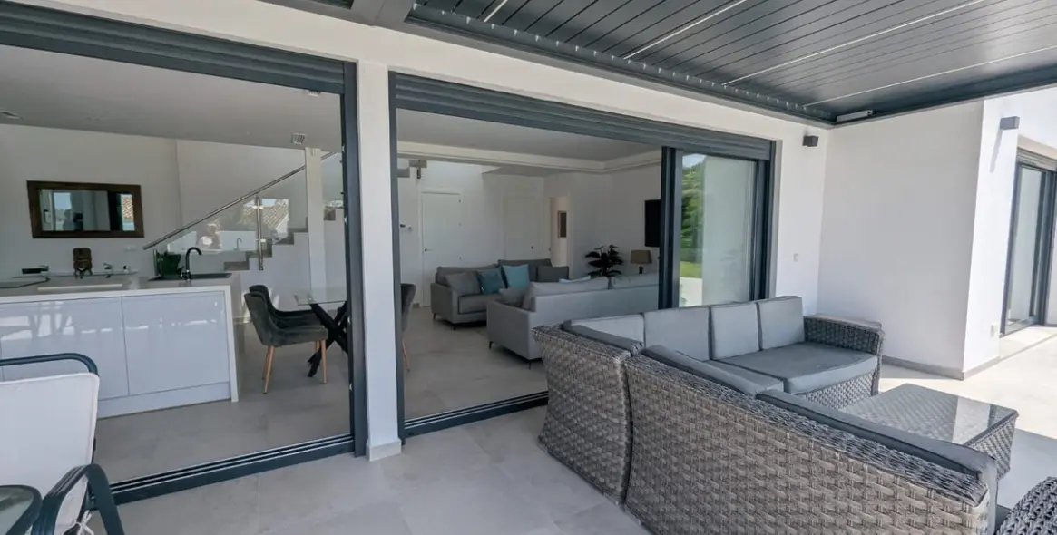 Venta de villa independiente en Artola 83