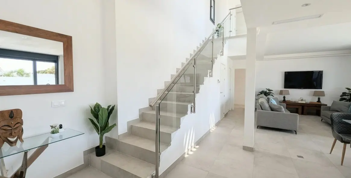 Venta de villa independiente en Artola 95