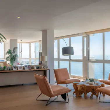 Venta de apartamento en planta media en Marbella