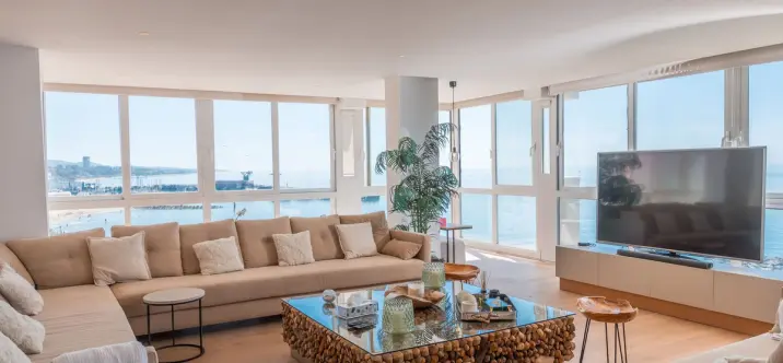 Venta de apartamento en planta media en Marbella 1