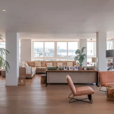 Venta de apartamento en planta media en Marbella